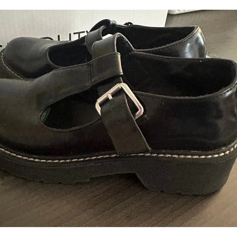 Madden Girl Thunder Mary Jane Platform Shoes 7M Black Lug Dark Academia